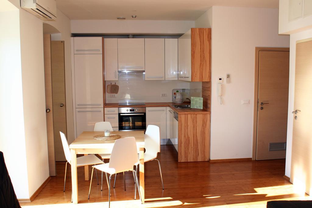 Park Apartments Ізола Екстер'єр фото