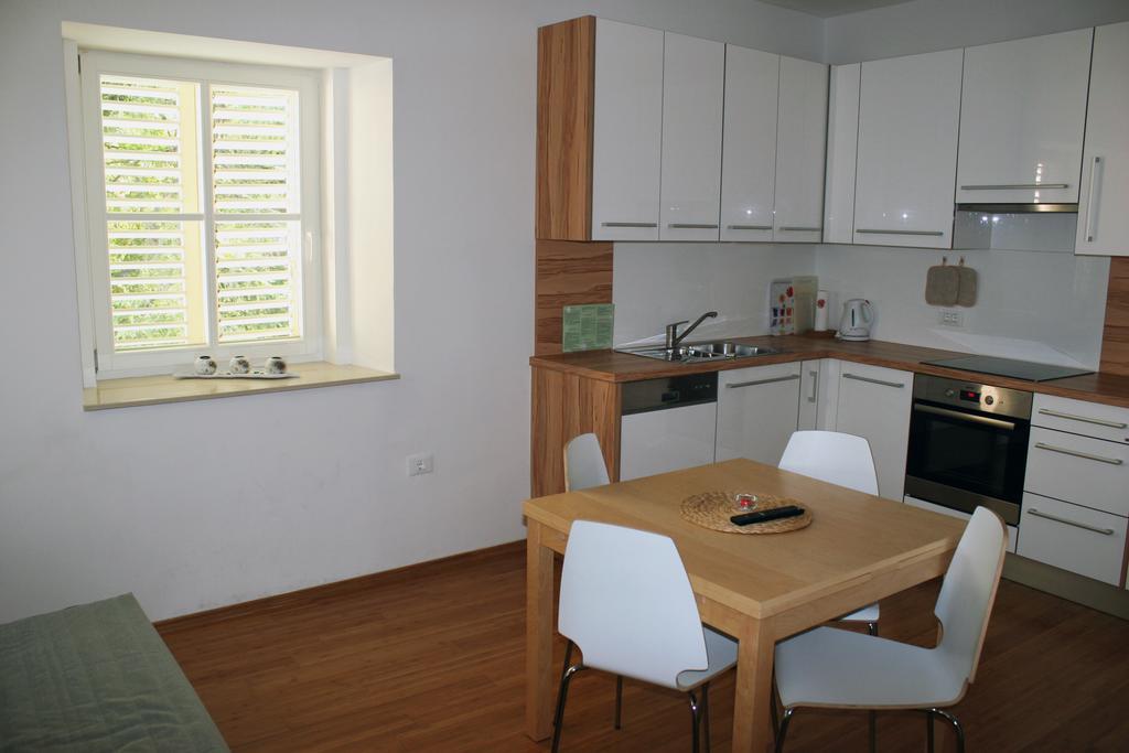 Park Apartments Ізола Екстер'єр фото